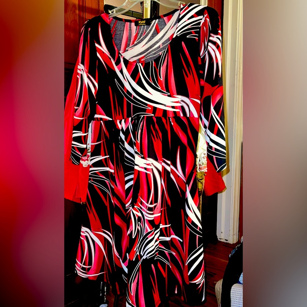 R&B Collections Brand Red and Black 3/4 sleeves dress. Size large